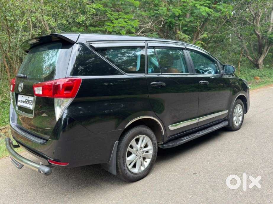 Toyota Innova Crysta 2.4 Gx Limited Edition 7 Str, 2023, Diesel