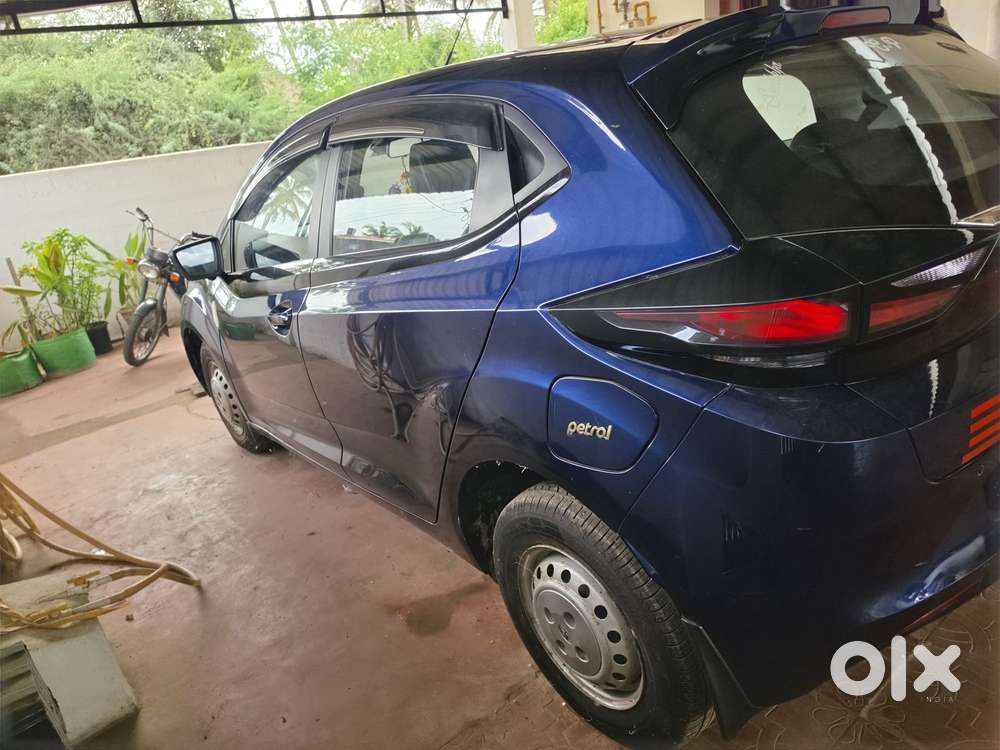 Tata Altroz 1.2 Xt, 2022, Petrol