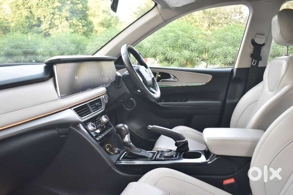 Mahindra Xuv700 2.2 Ax 7 Diesel At Str Awd, 2022, Diesel