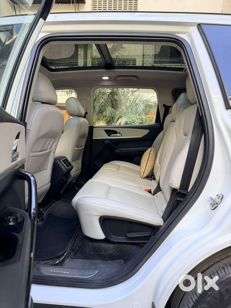 Mahindra Xuv700 2.2 Ax 7 Diesel At Str, 2022, Diesel