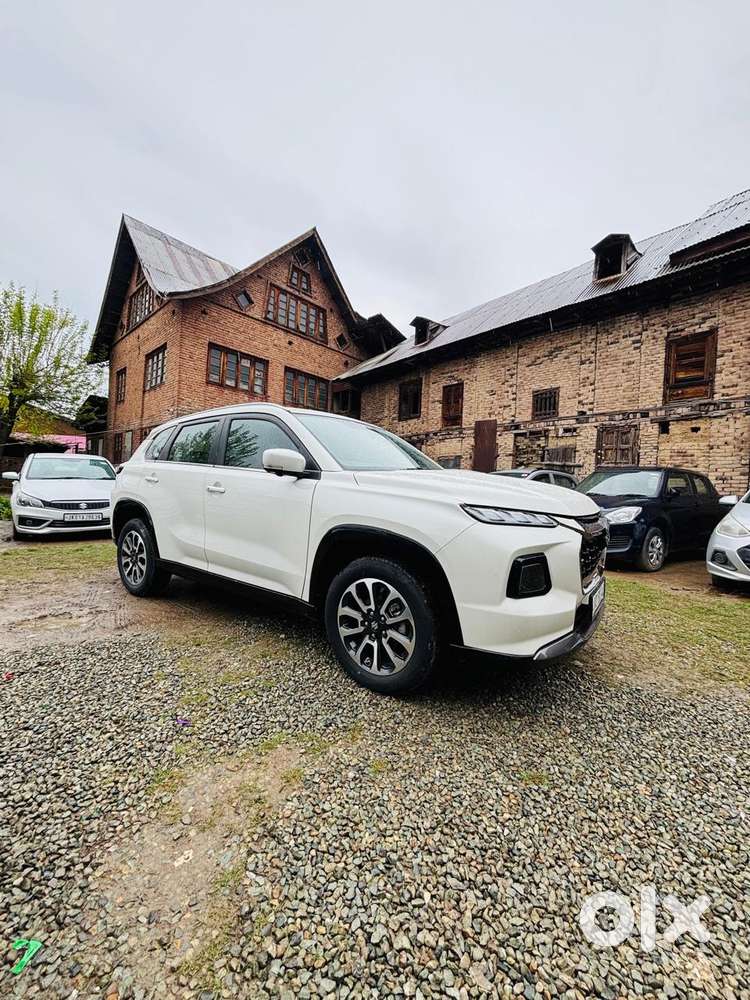 Maruti Suzuki Grand Vitara 1.5 Alpha Plus Intelligent Hybrid Ecvt, 2..