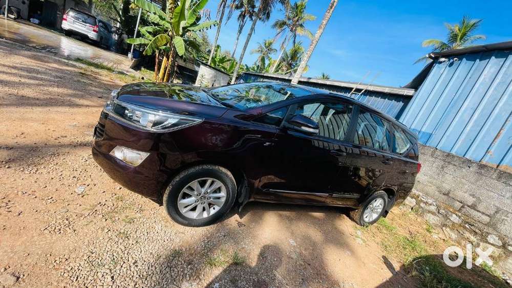 Toyota Innova Crysta 2.8 Gx At, 2016