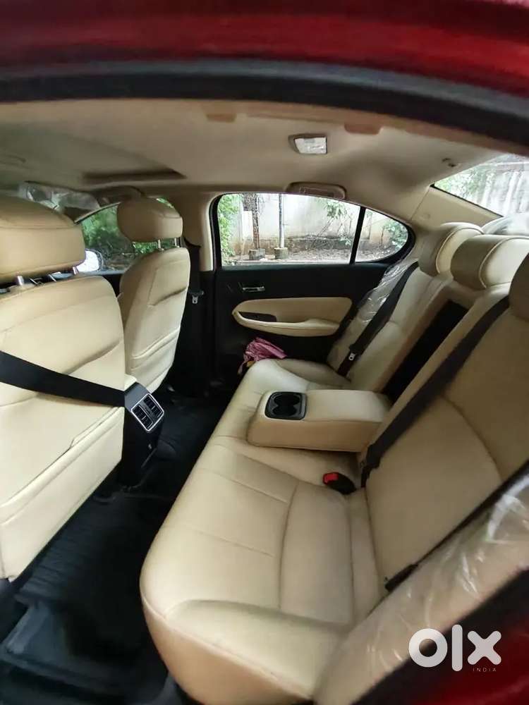 Honda City Zx 2023 Petrol 5500 Km Driven.