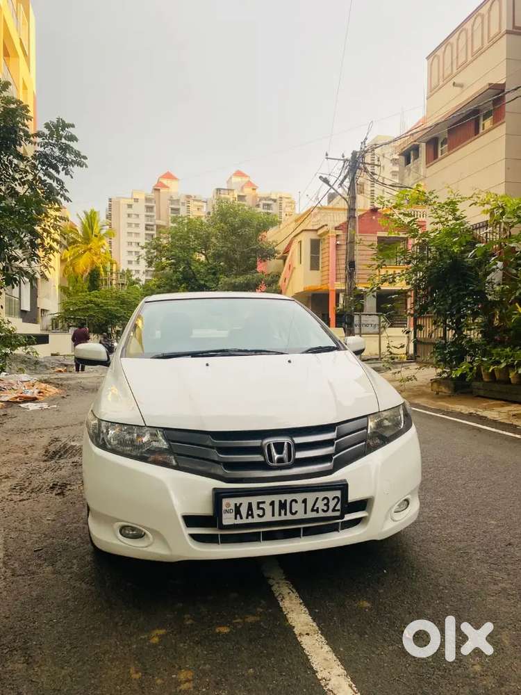 Well Maintained 2011 Honda City Company Serviced