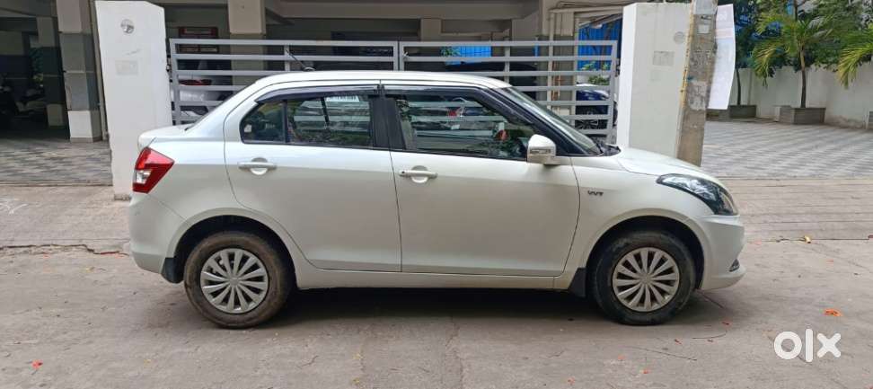 Maruti Suzuki Swift Dzire Vxi Regal Limited Edition Mt, 2015, Petrol