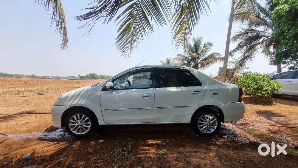 1.toyota Etios 2018 Diesel Well Maintained.
2. Full Insurance Complete