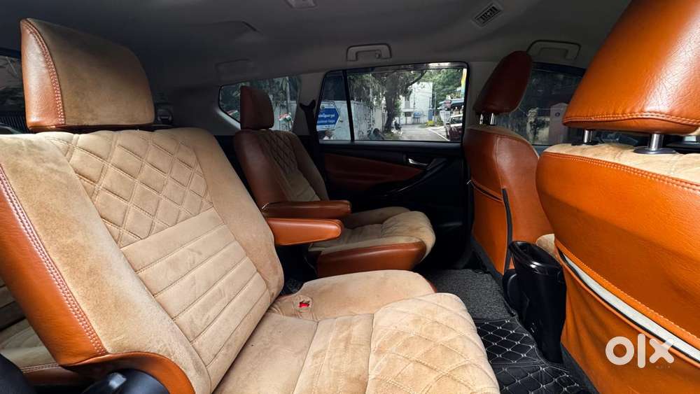 Toyota Innova Crysta 2.4 G Mt, 2023, Diesel