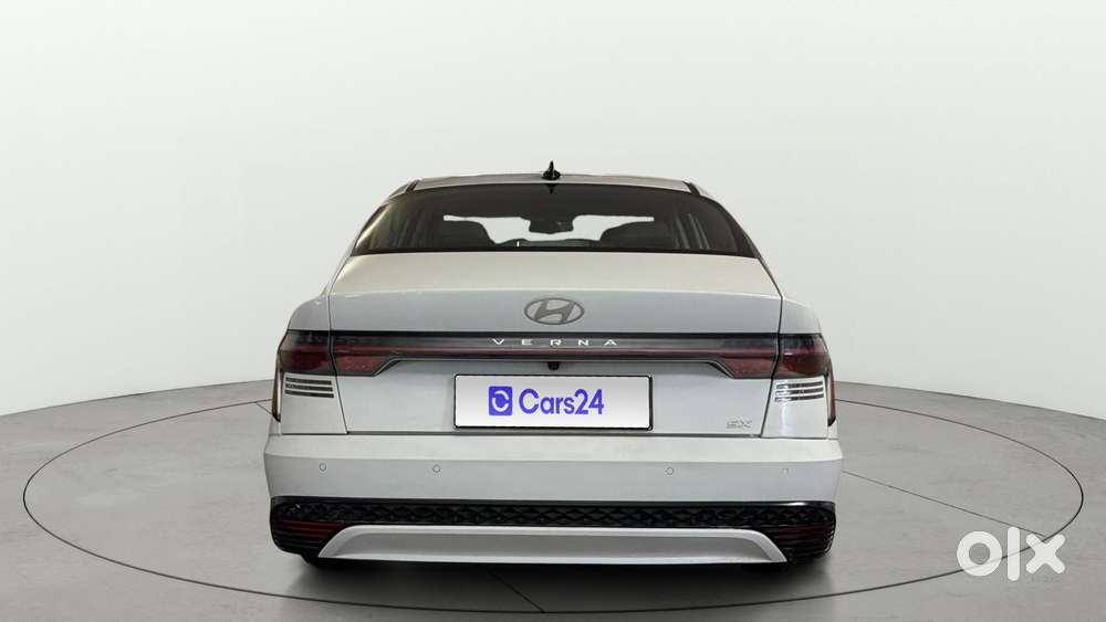 Hyundai Verna 1.5 Mpi Mt Sx (o), 2024, Petrol
