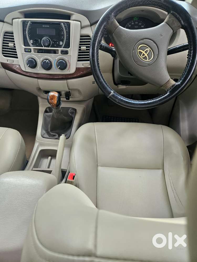 Toyota Innova 2.5 G (diesel) 8 Seater, 2014, Diesel