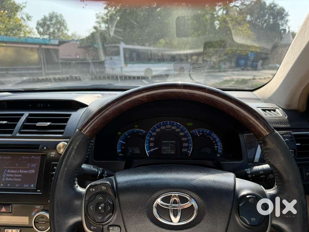 Toyota Camry Hybrid, 2014