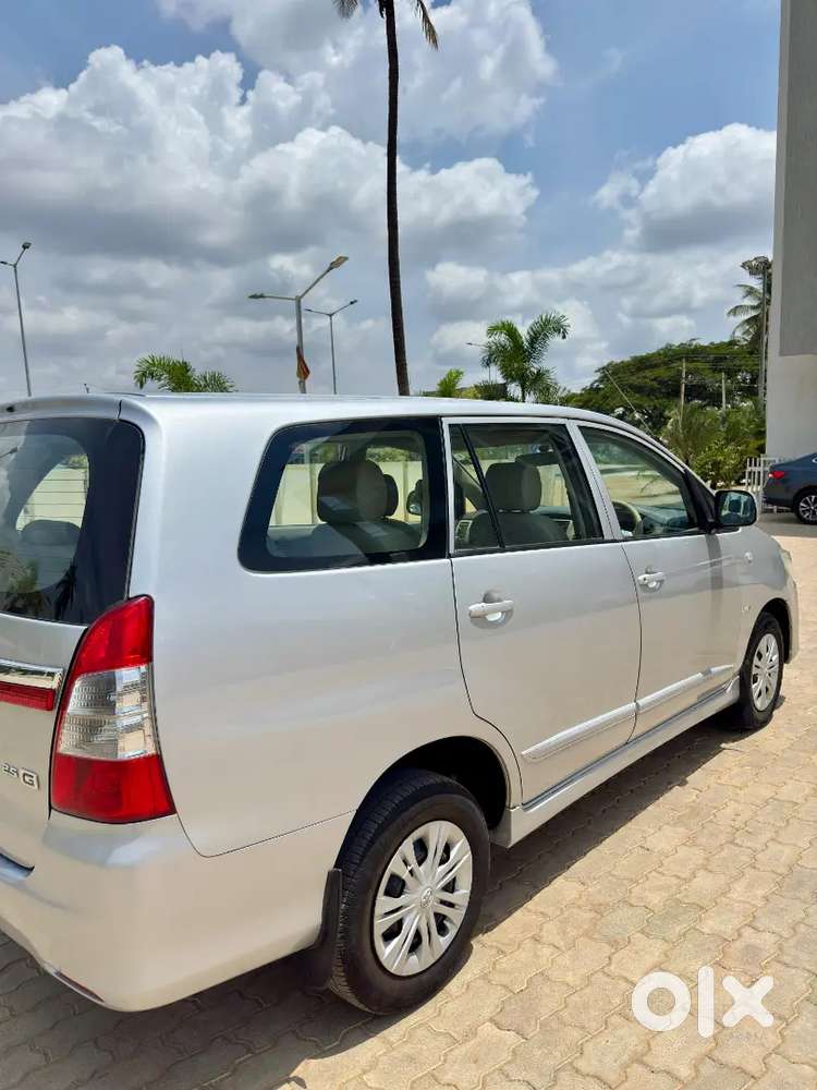Toyota Innova 1st Owner 2014
