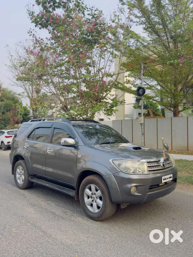 Toyota Fortuner 2010