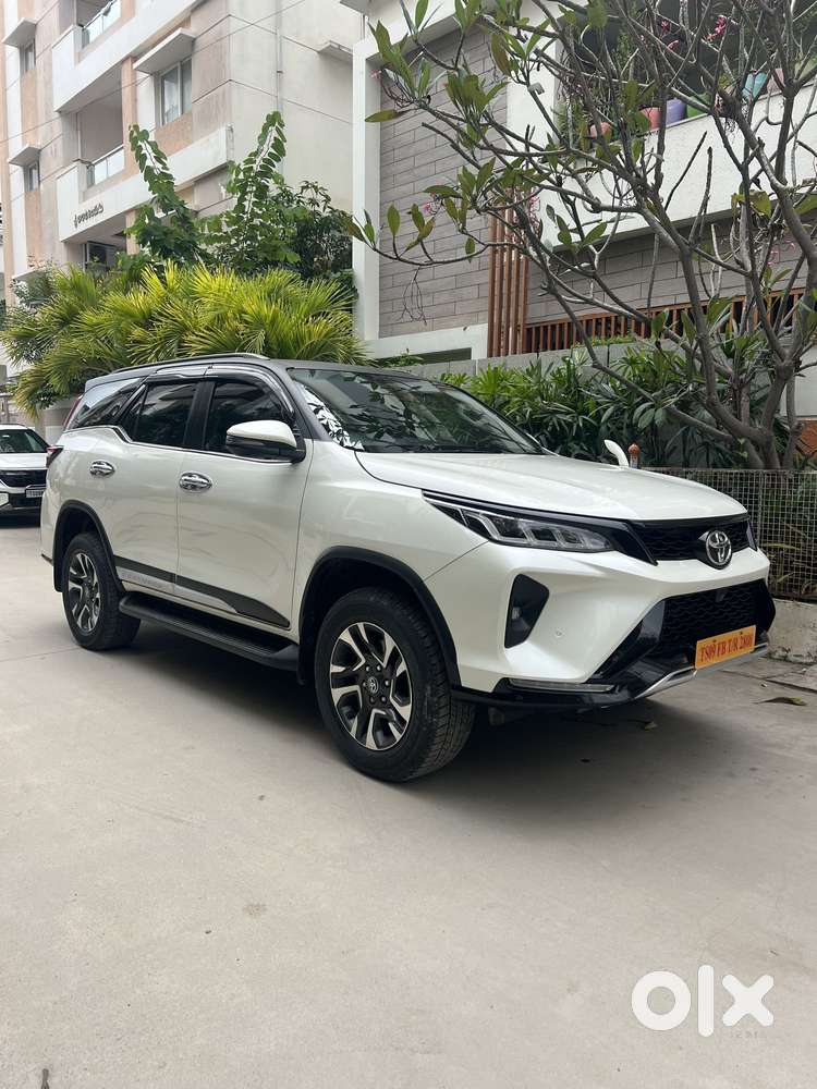 Toyota Fortuner Legender