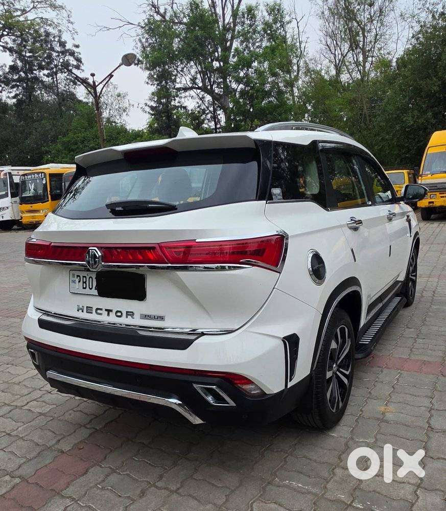 Mg Hector Plus, 2023, Petrol