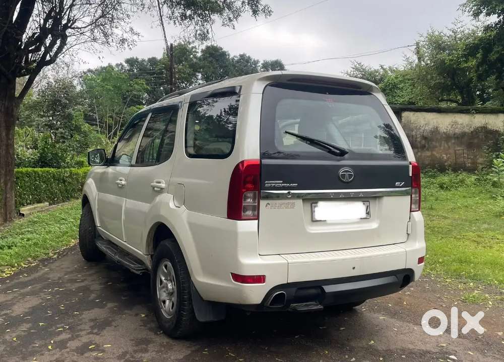 Tata Safari Storme 2013