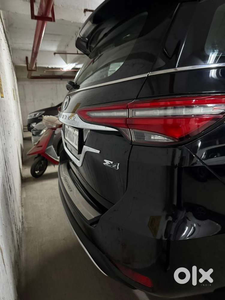 Toyota Fortuner 4x2 Diesel At  2023  ₹2l Accessories & Michelin Tyre