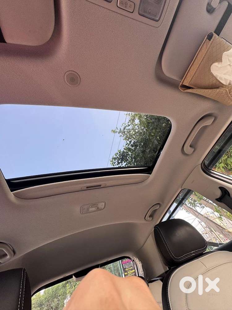 Hyundai Venue Automatic Petrol Feb 2025 Model