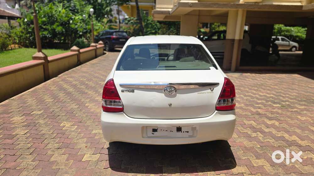 Toyota Etios V, 2015, Petrol