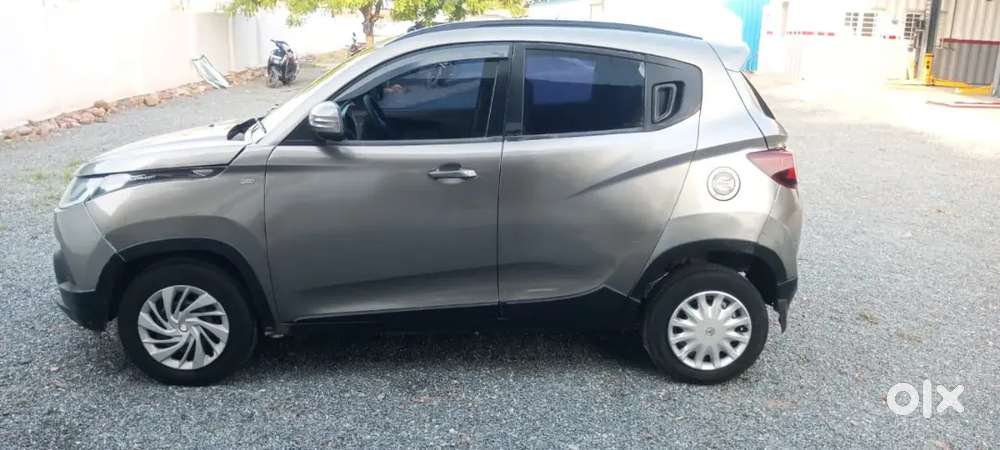 Mahindra Kuv 100
