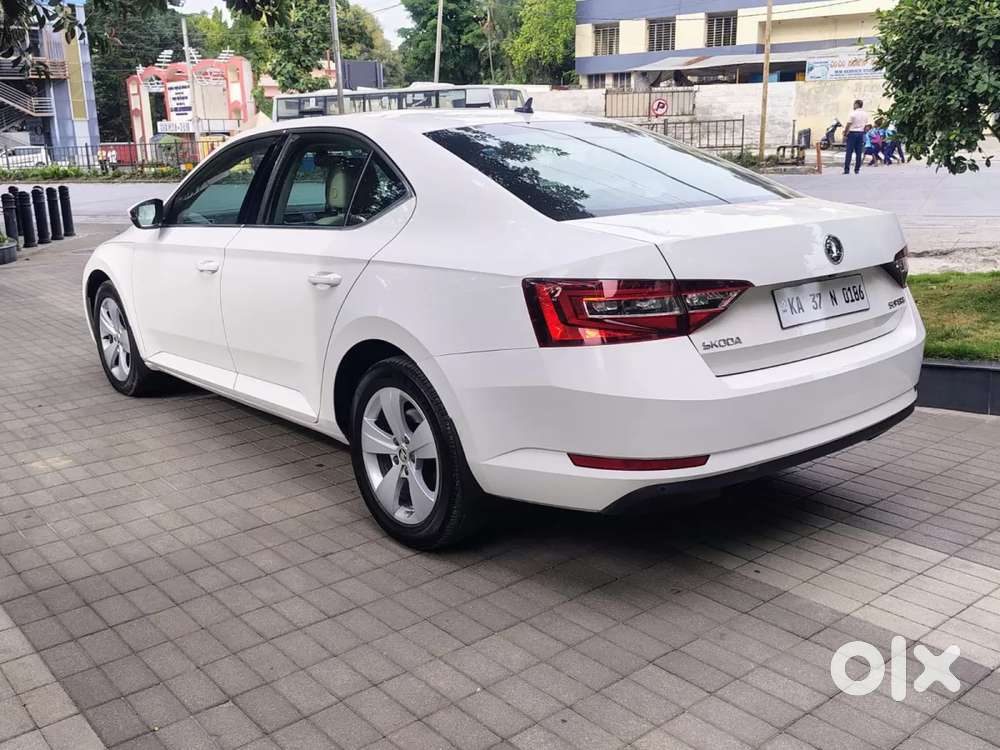 Skoda Superb [ ] 1.8 Style Tsi At, 2016, Petrol