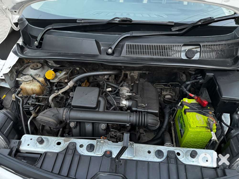 Renault Triber Rxz, 2022, Petrol