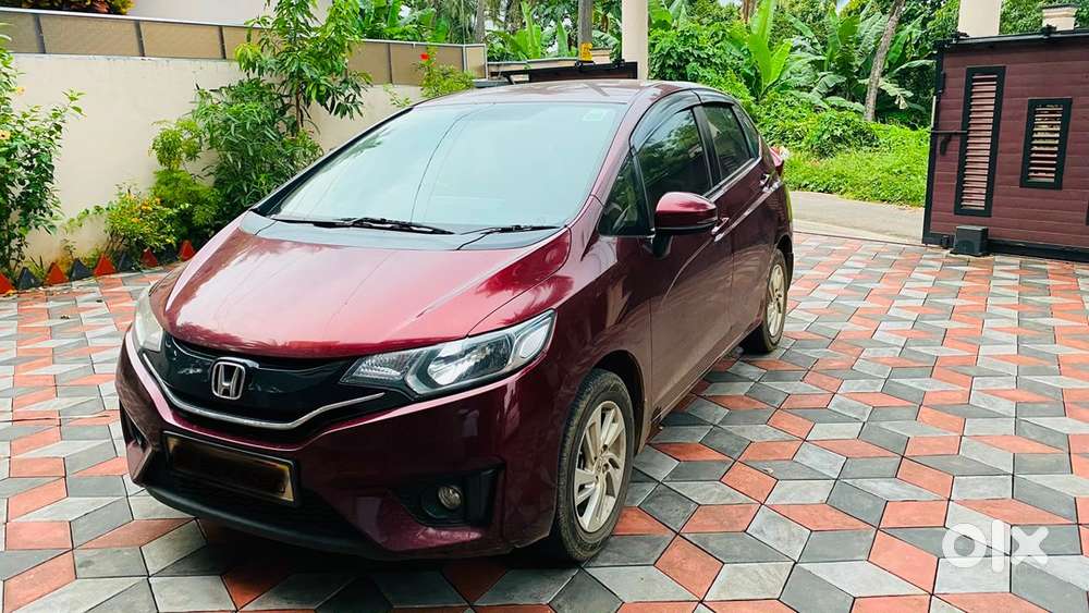 Honda Jazz Petrol Automatic 2016 Km Driven 42000