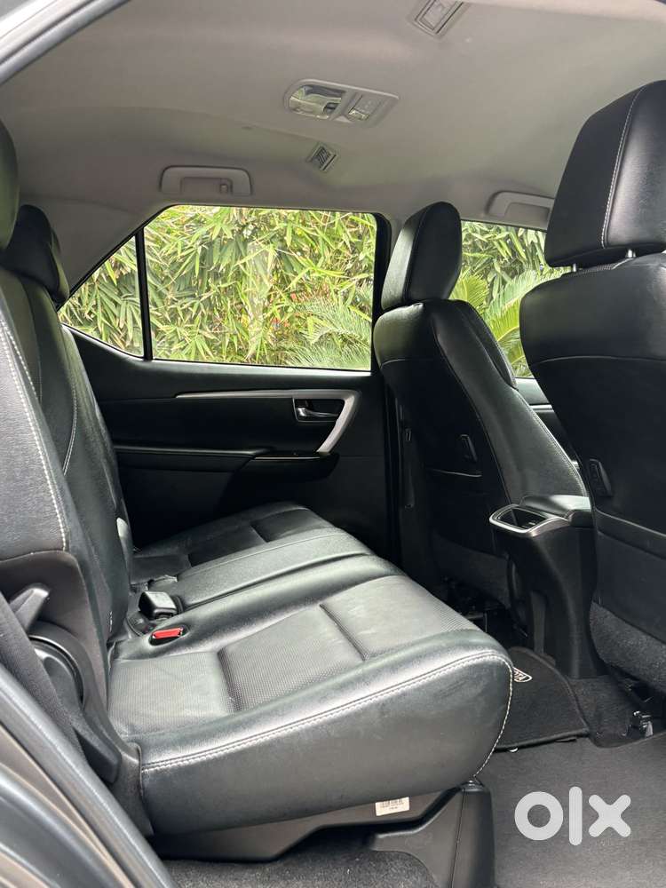 Toyota Fortuner 4x2 At 2.7 Petrol, 2022, Petrol