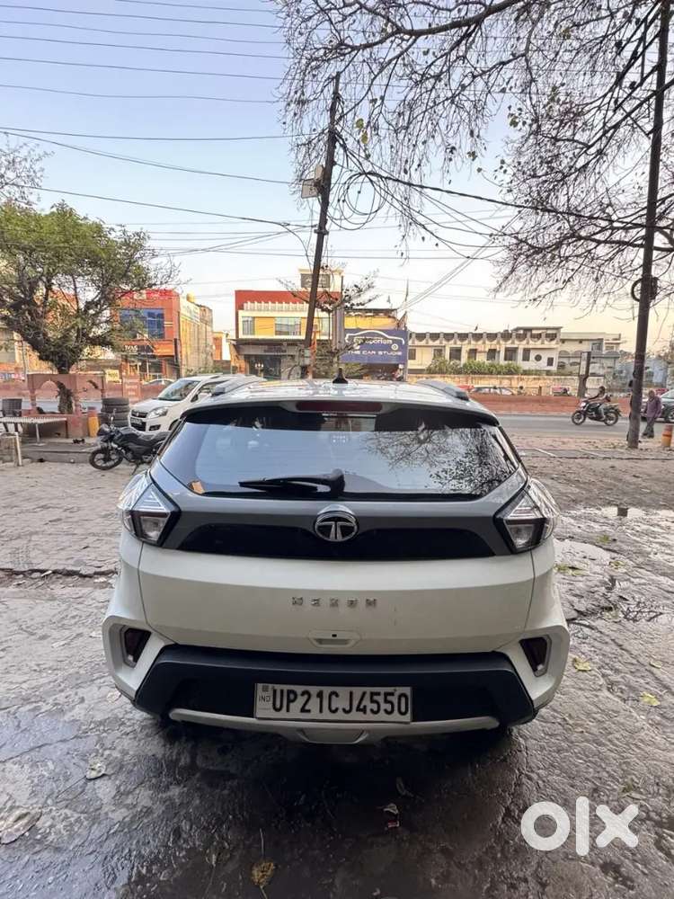 Tata Nexon Xz+ Optional (gps Model)