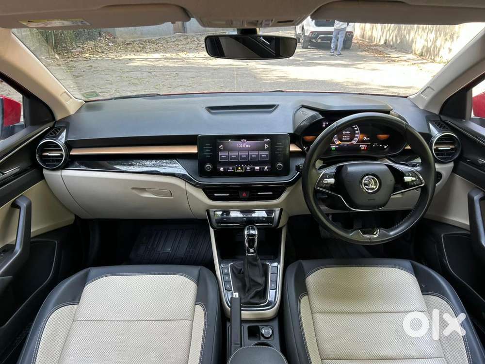 Skoda Slavia 1.0 Tsi Style At, 2023, Petrol