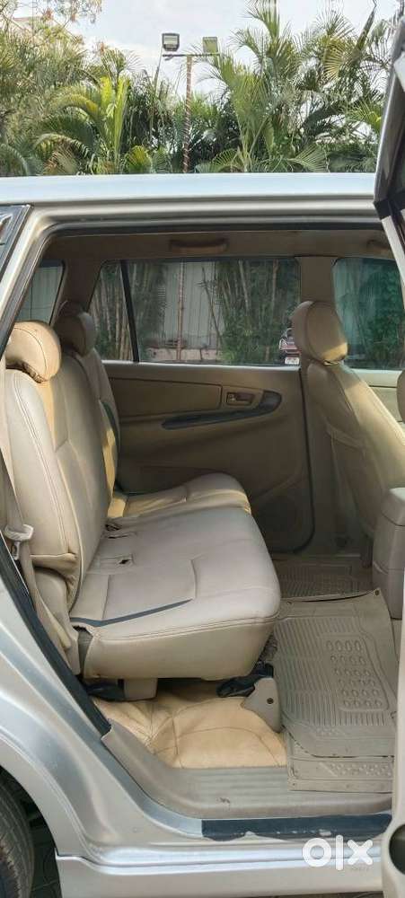 Toyota Innova 2.5 G (diesel) 8 Seater Bs Iv, 2012, Diesel