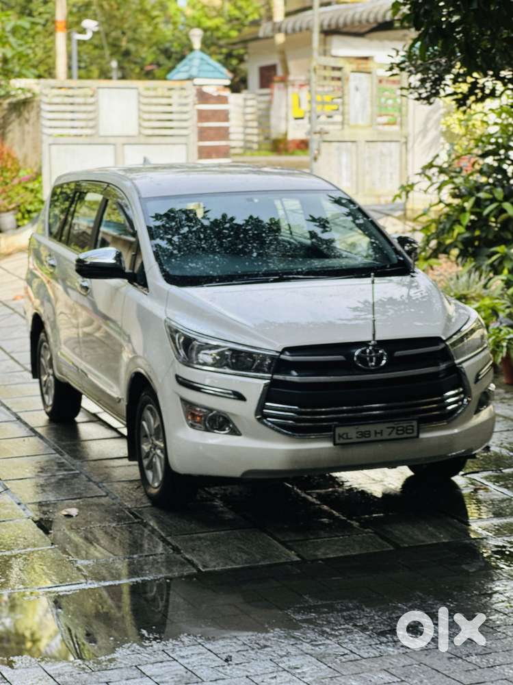 Toyota Innova Crysta 2.4 G Plus Mt 8 Str, 2019, Diesel