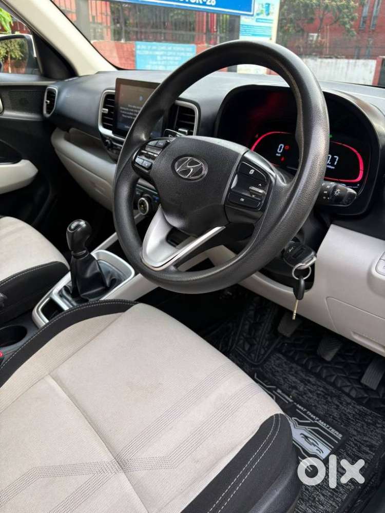 Hyundai Venue S 1.2 Petrol, 2022, Petrol
