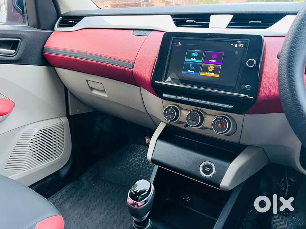 Renault Triber Rxz, 2022, Petrol