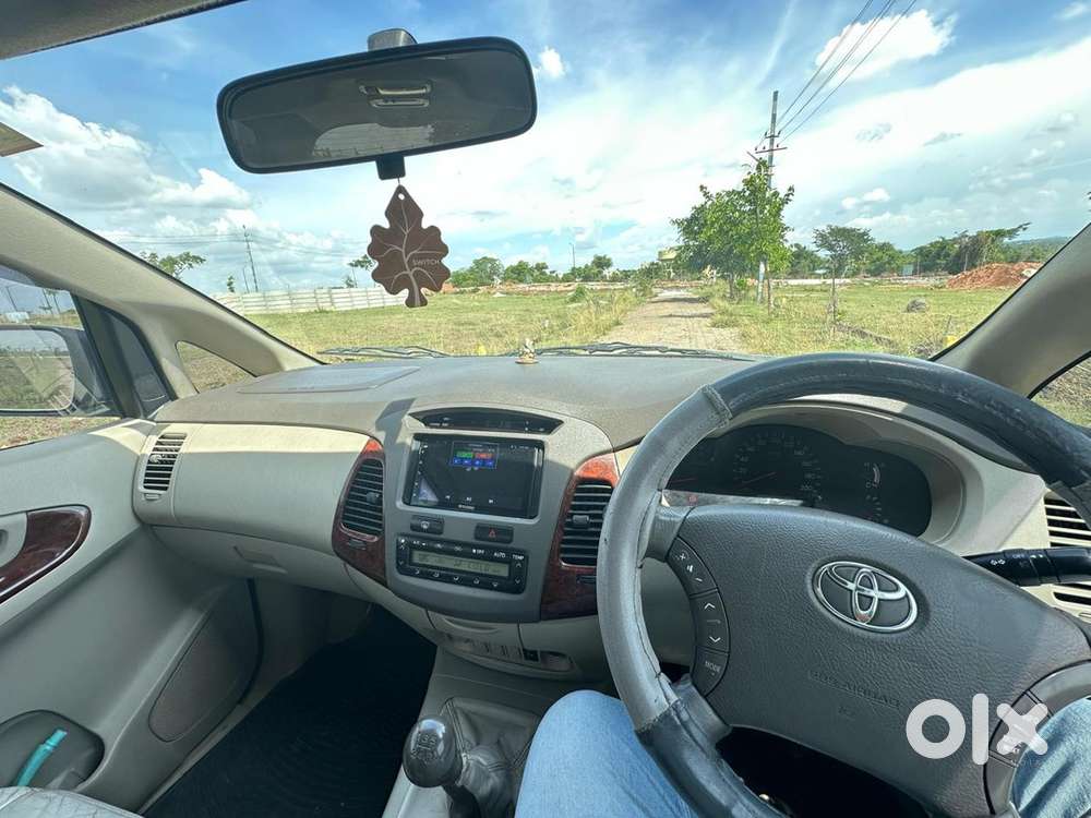 Toyota Innova 2011 Diesel 1.40.000 Km Driven