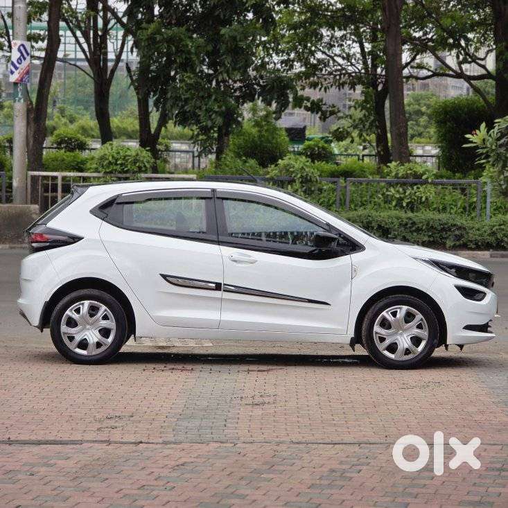 Tata Altroz 1.2 Xm Plus, 2022, Petrol