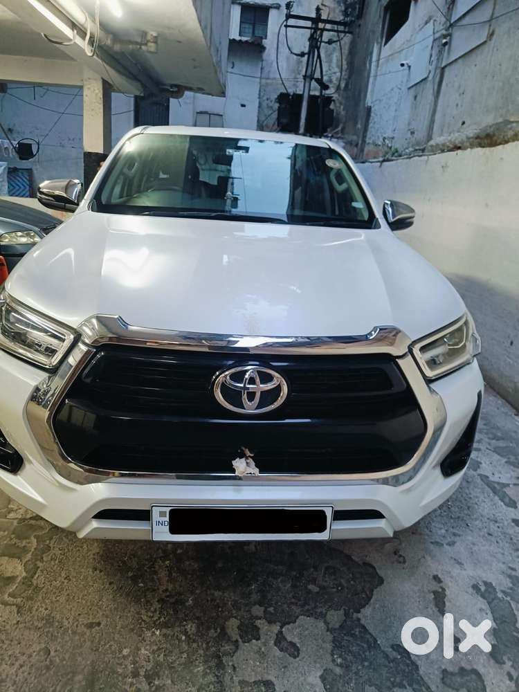 Toyota Hilux 2.8 High 4x4 Mt, 2023, Diesel