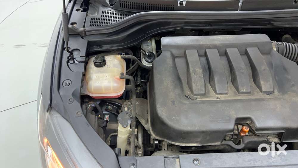 Mahindra Xuv700 2.0 Ax 5 Petrol Mt 7 Str, 2022, Petrol