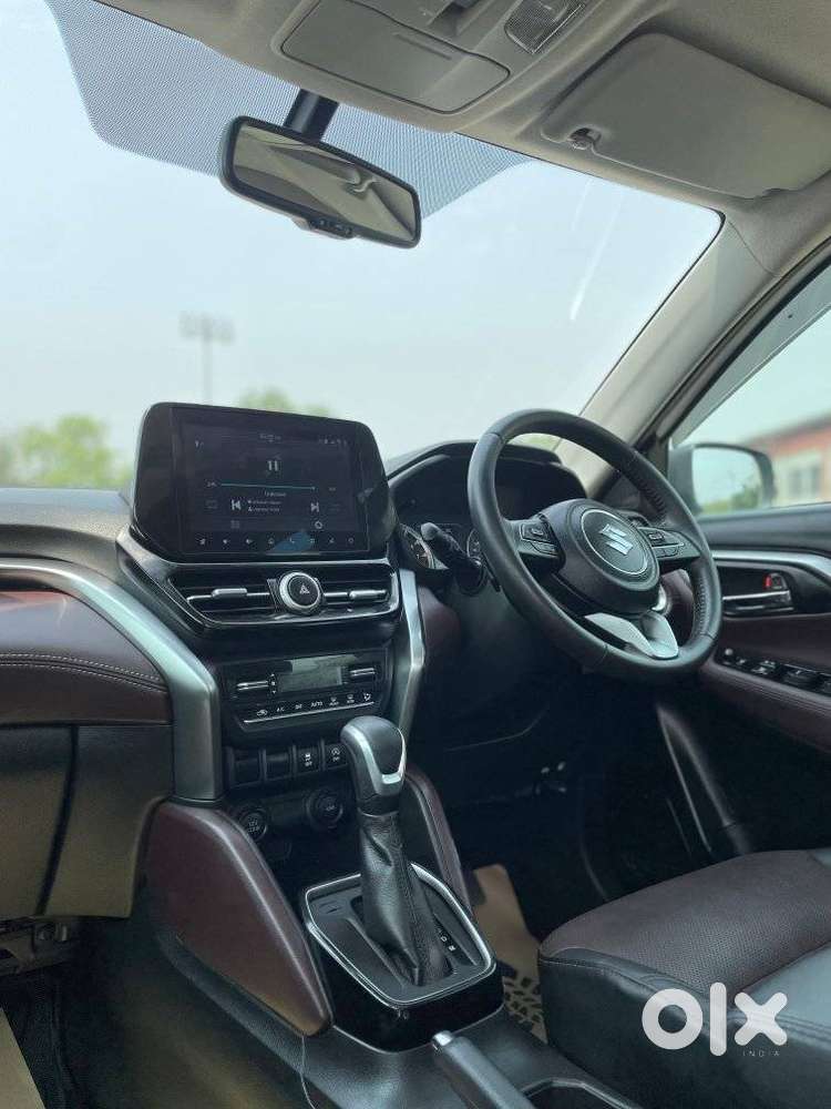 Maruti Suzuki Grand Vitara 1.5 Alpha Smart Hybrid Dual Tone At, 2022..