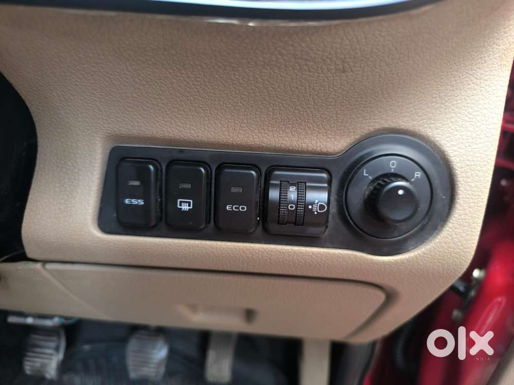 Mahindra Tuv 300 T10, 2018, Diesel