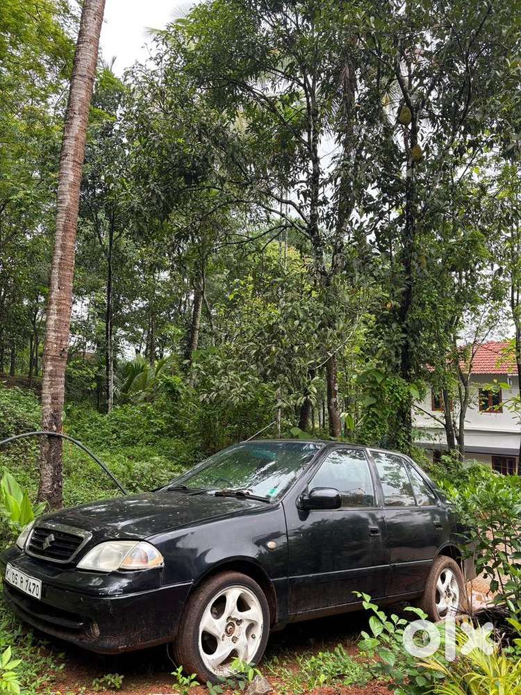 Maruti Suzuki Esteem2004