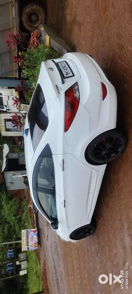 Hyundai Verna 2012