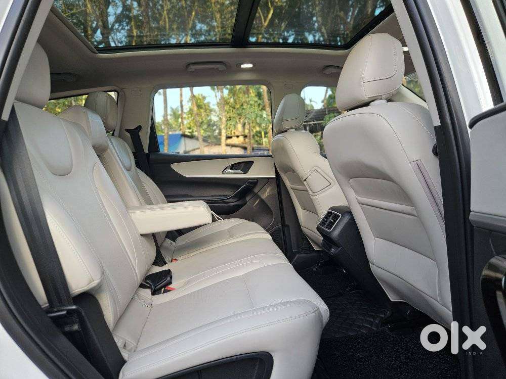 Mahindra Xuv700 2.2 Ax 7 Diesel At Luxury Pack Str, 2023, Diesel