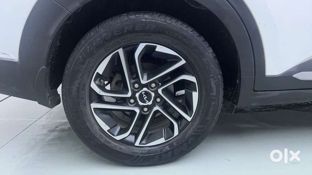 Kia Carens 1.4 Luxury Plus 6 Str, 2022, Petrol