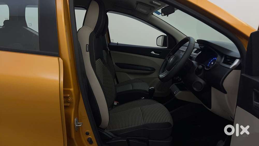 Renault Triber Rxz Easy-r Amt, 2023, Petrol