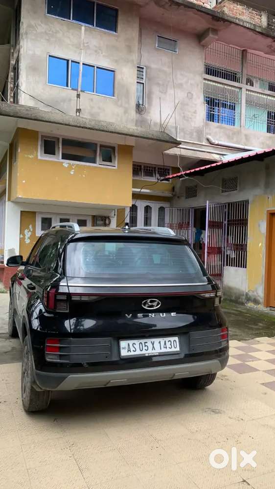 Hyundai Venue Petrol Manual 2025