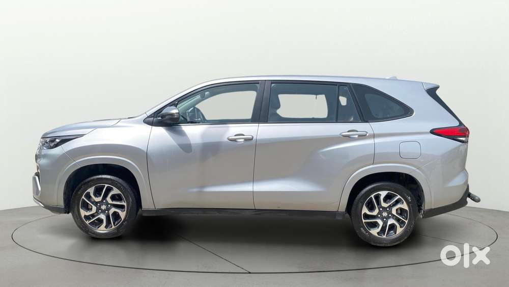 Maruti Suzuki Invicto Zeta Plus 8str, 2023, Petrol