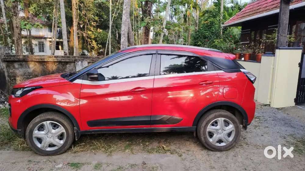 Tata Nexon 2021 Petrol 30000 Km Driven. Panayam പണയം