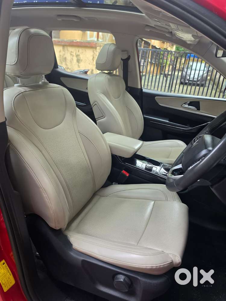Mahindra Xuv700 2.0 Ax 7 Petrol At Luxury Pack Str, 2023, Petrol