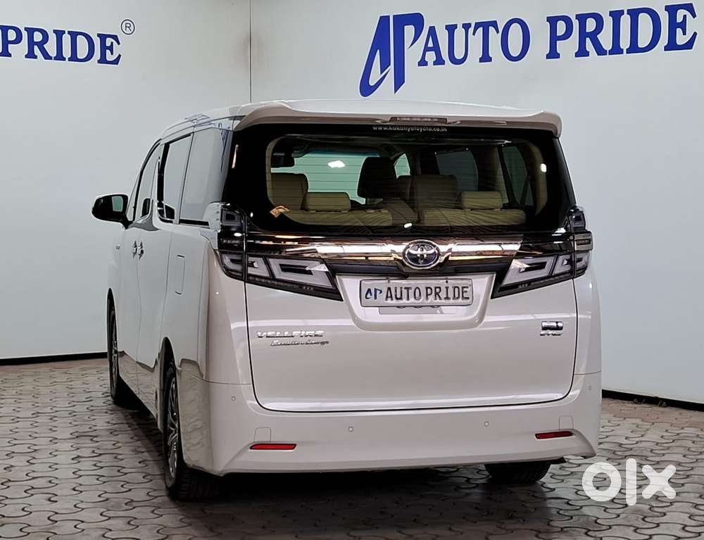 Toyota Vellfire 2.5 Hybrid, 2023, Petrol