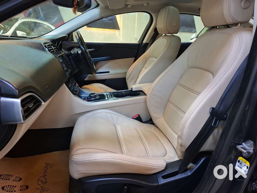 Jaguar Xe Prestige, 2016, Petrol
